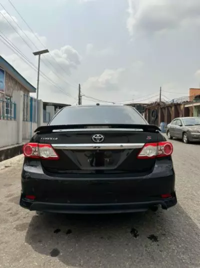 TOYOTA Corolla