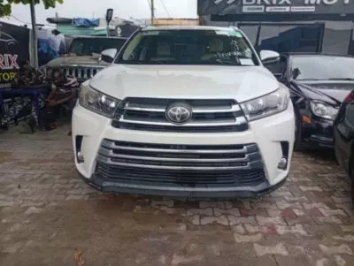 TOYOTA Highlander