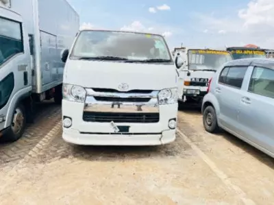 TOYOTA Hiace