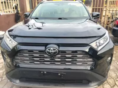 TOYOTA RAV 4