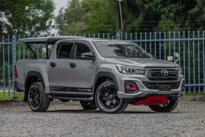 TOYOTA Hilux