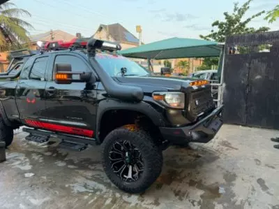 TOYOTA Tundra