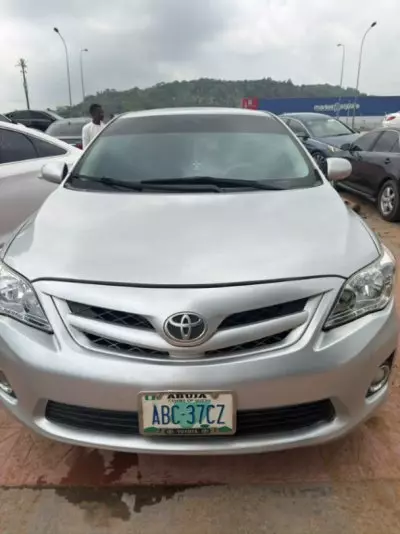 TOYOTA Corolla