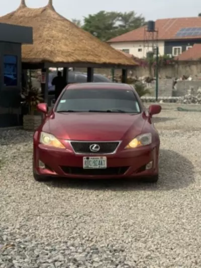 Lexus IS