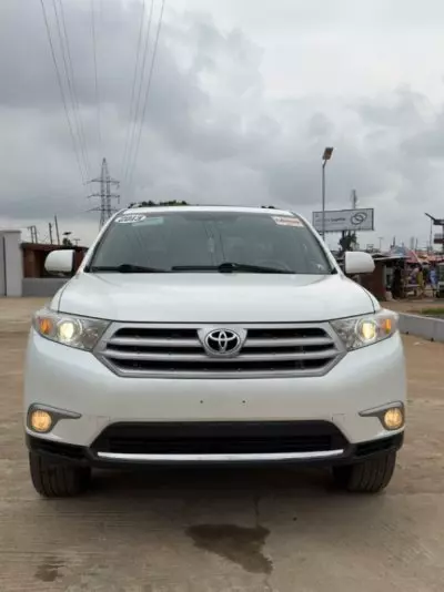 TOYOTA Highlander