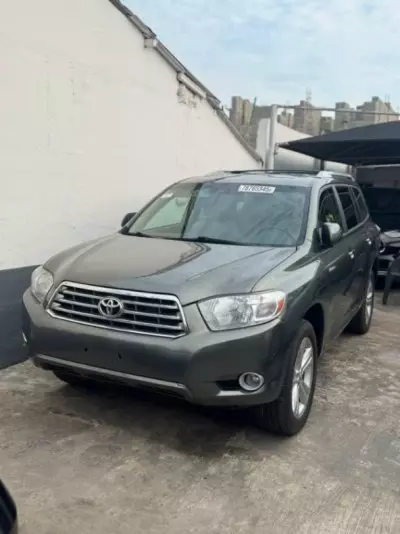 TOYOTA Highlander