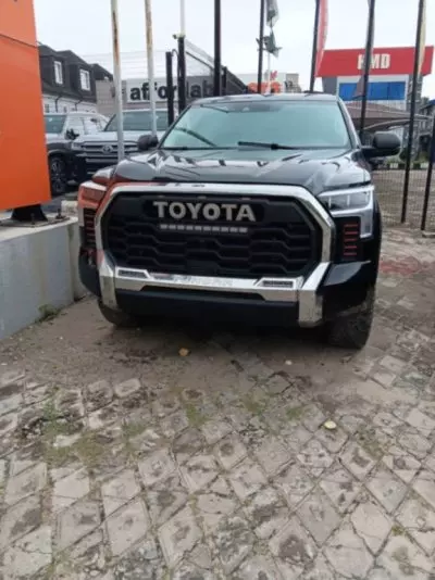 TOYOTA Tundra