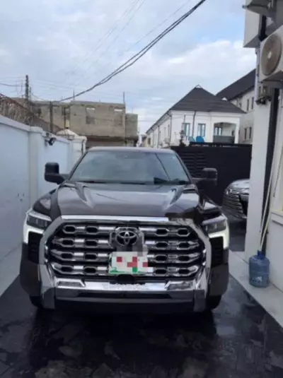 TOYOTA Tundra