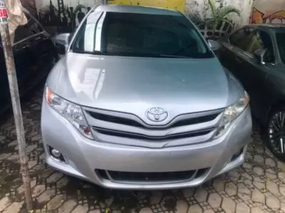TOYOTA Venza