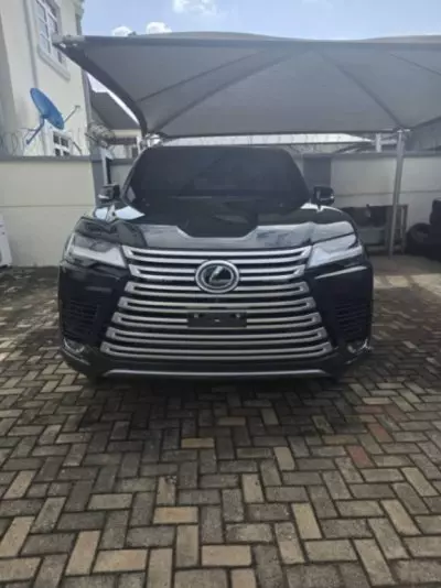 Lexus LX 600