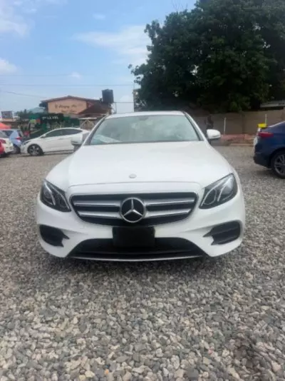 Mercedes-Benz E 300