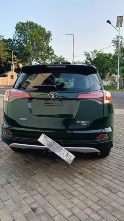 TOYOTA RAV 4