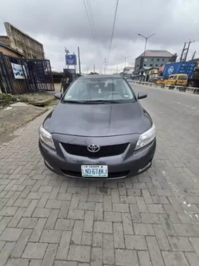 TOYOTA Corolla