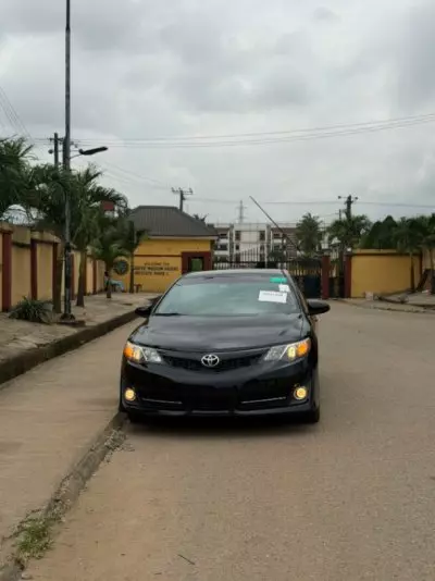 TOYOTA Camry