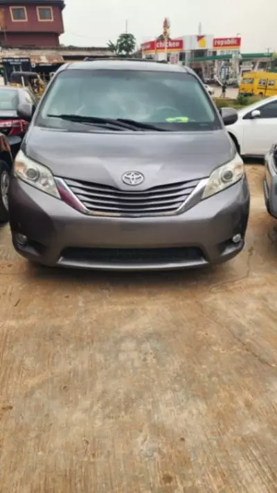 Toyota Sienna