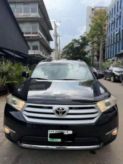 TOYOTA Highlander