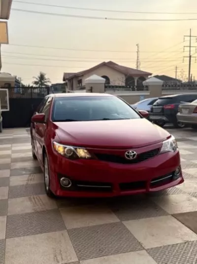 TOYOTA Camry