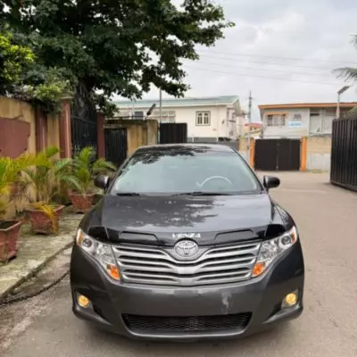 TOYOTA Venza