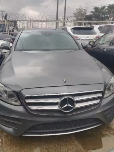 Mercedes-Benz E 300