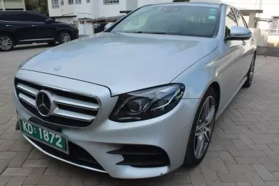 Mercedes-Benz E200
