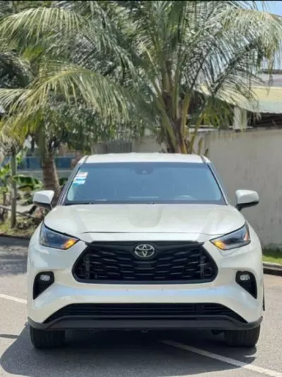 TOYOTA Highlander