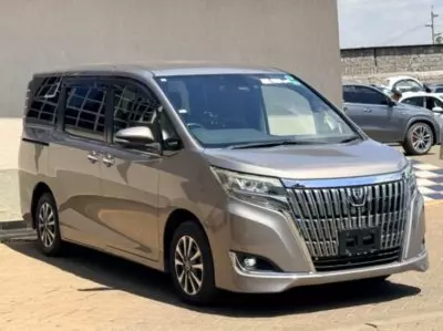 TOYOTA Noah