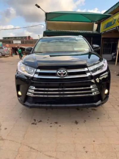 TOYOTA Highlander