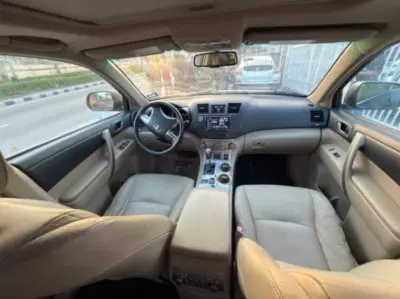 TOYOTA Highlander