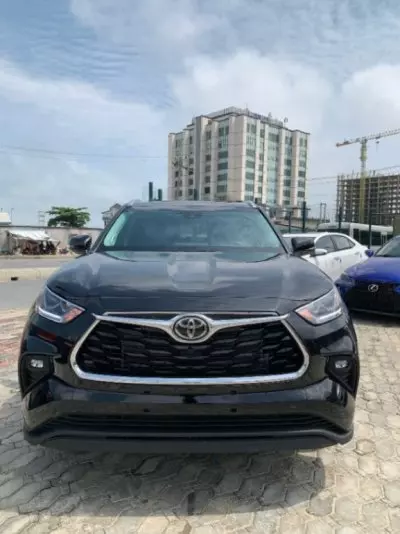 TOYOTA Highlander