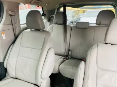 TOYOTA Sienna