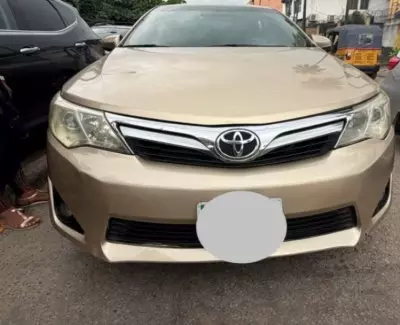 TOYOTA Camry