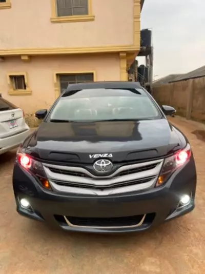 TOYOTA Venza