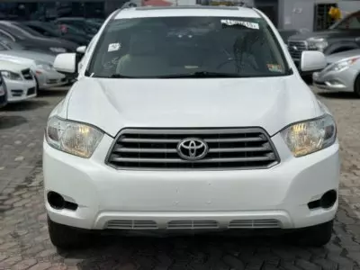 TOYOTA Highlander