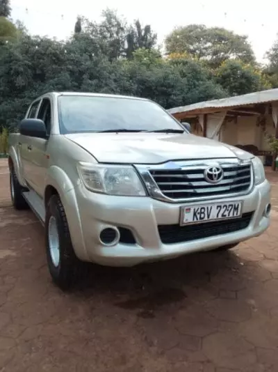TOYOTA Hilux