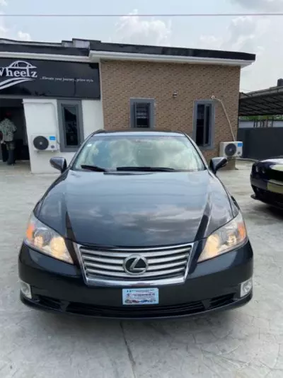 Lexus ES