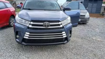 TOYOTA Highlander