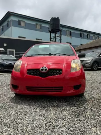 TOYOTA Yaris
