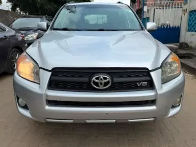 TOYOTA RAV 4