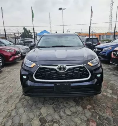 TOYOTA Highlander