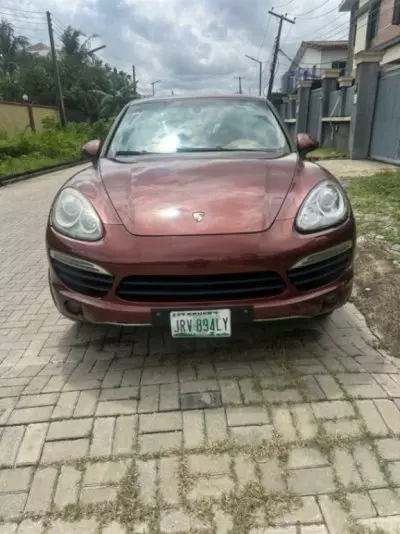 PORSCHE Cayenne