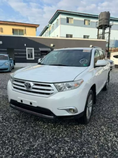 TOYOTA Highlander