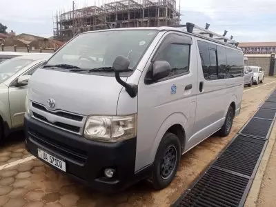 TOYOTA Hiace