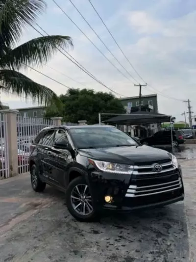TOYOTA Highlander