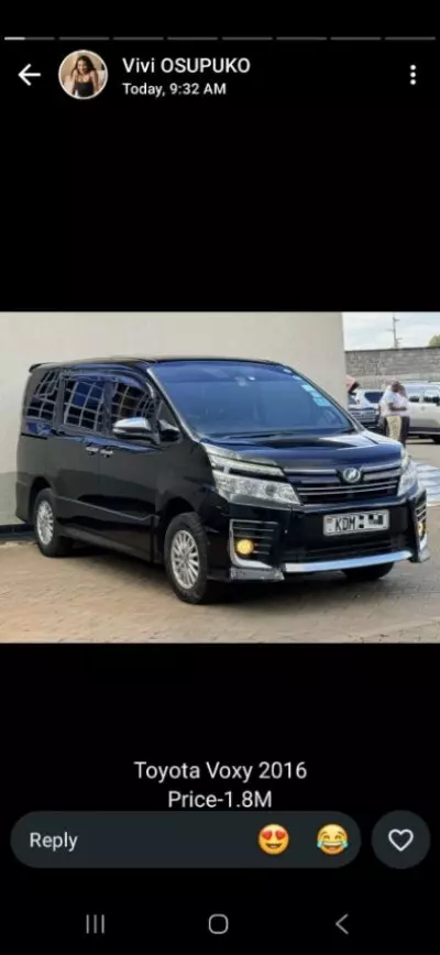 TOYOTA Voxy
