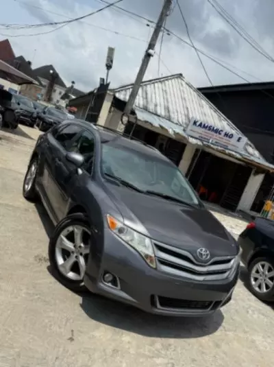 TOYOTA Venza