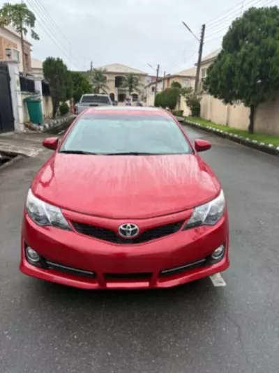 TOYOTA Camry