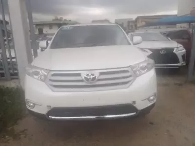 TOYOTA Highlander