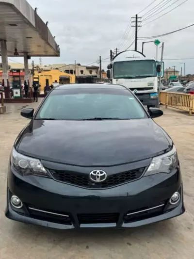 TOYOTA Camry