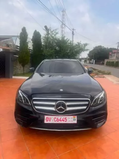 Mercedes-Benz E 300