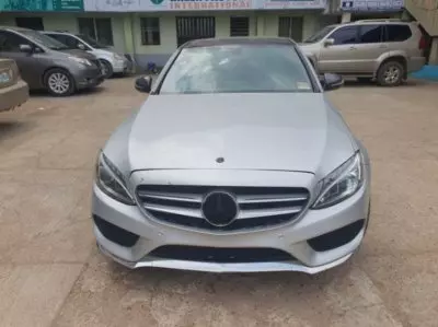 Mercedes-Benz 300